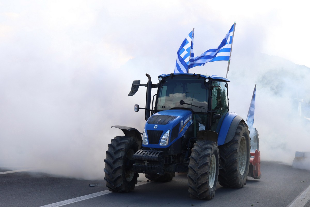 kriti-aerodromio-agrotes.jpg