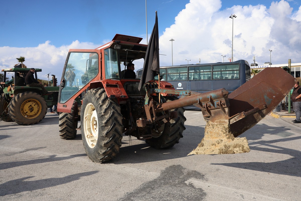 kriti-aerodromio-agrotes_6.jpg