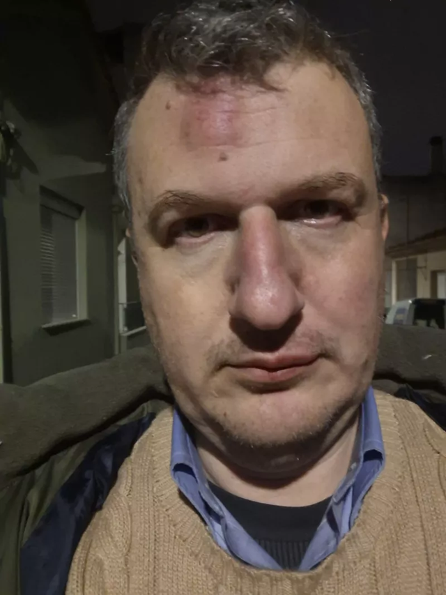 ekdotis.png