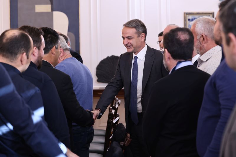 mitsotakis_-_agrotes3.jpg