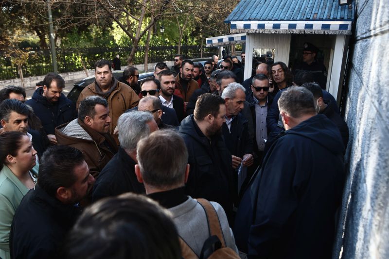 mitsotakis_-_agrotes5.jpg