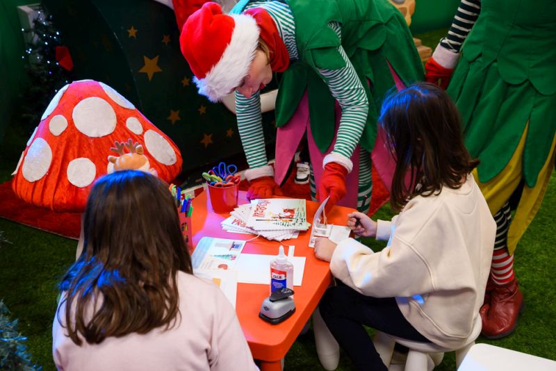 xmas_at_skg_2.jpg