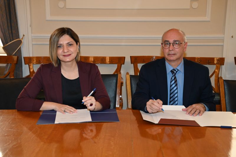 l-r_mrs_pepi_stamati_chief_people_and_corporate_affairs_officer_aegean_professor_vassilis_vasdekis_athens_university_of_economics_and_business.jpg