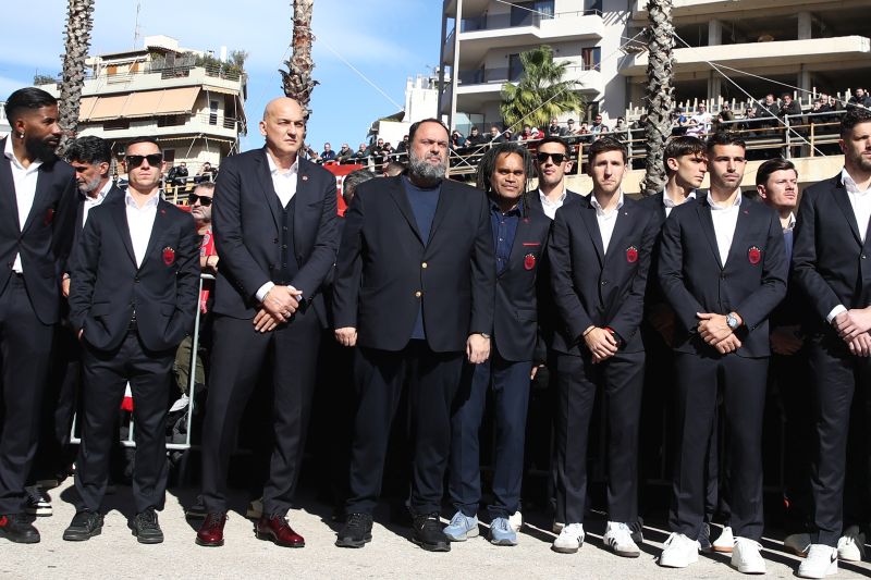 olympiakos_mnimosino4.jpg