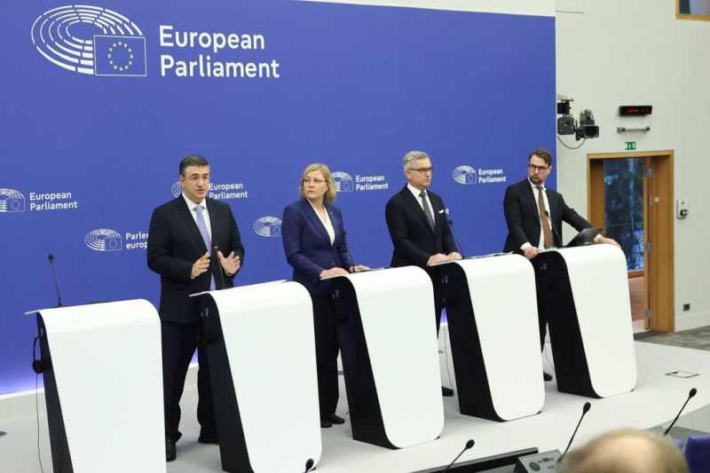 tzitzikostas.jpg