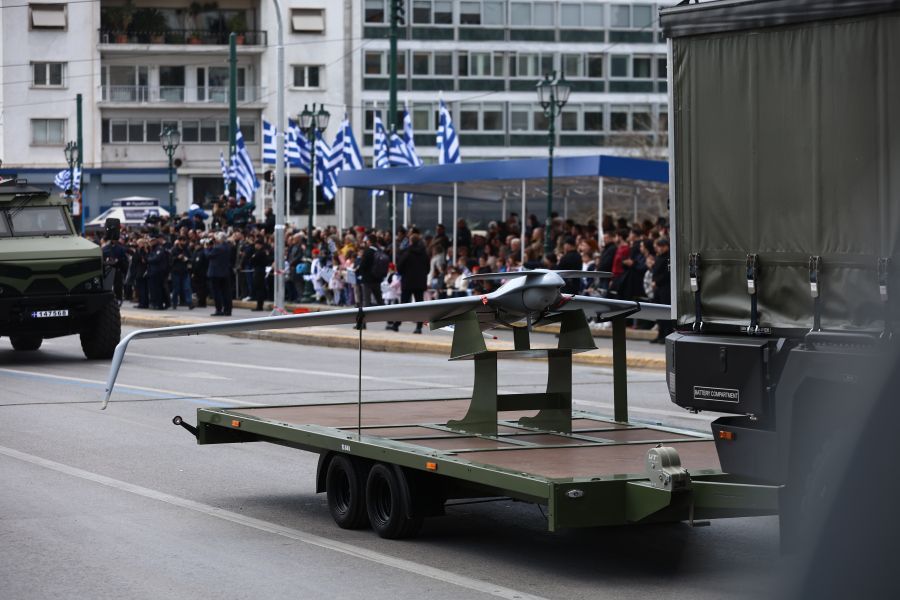 parelasi-25i-athina2.jpg