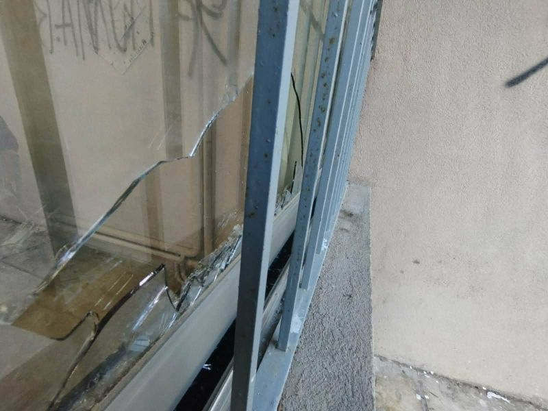 vandalismoi_nea_kallikrateia.jpg