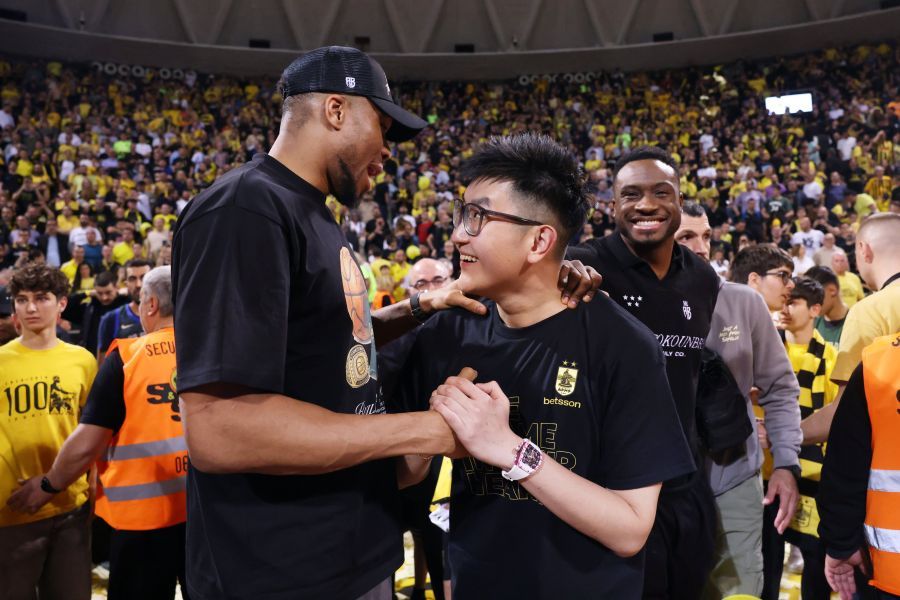 antetokounmpo-aris-siao.jpg