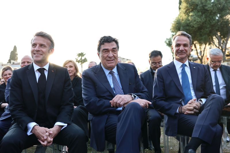 mitsotakis_-_makron_-_papaxelas.jpg