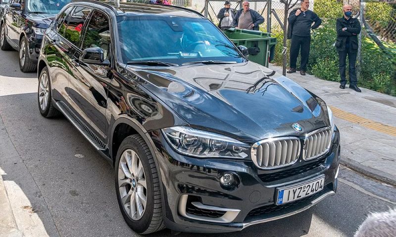 mitsotakis_autokinito.jpg