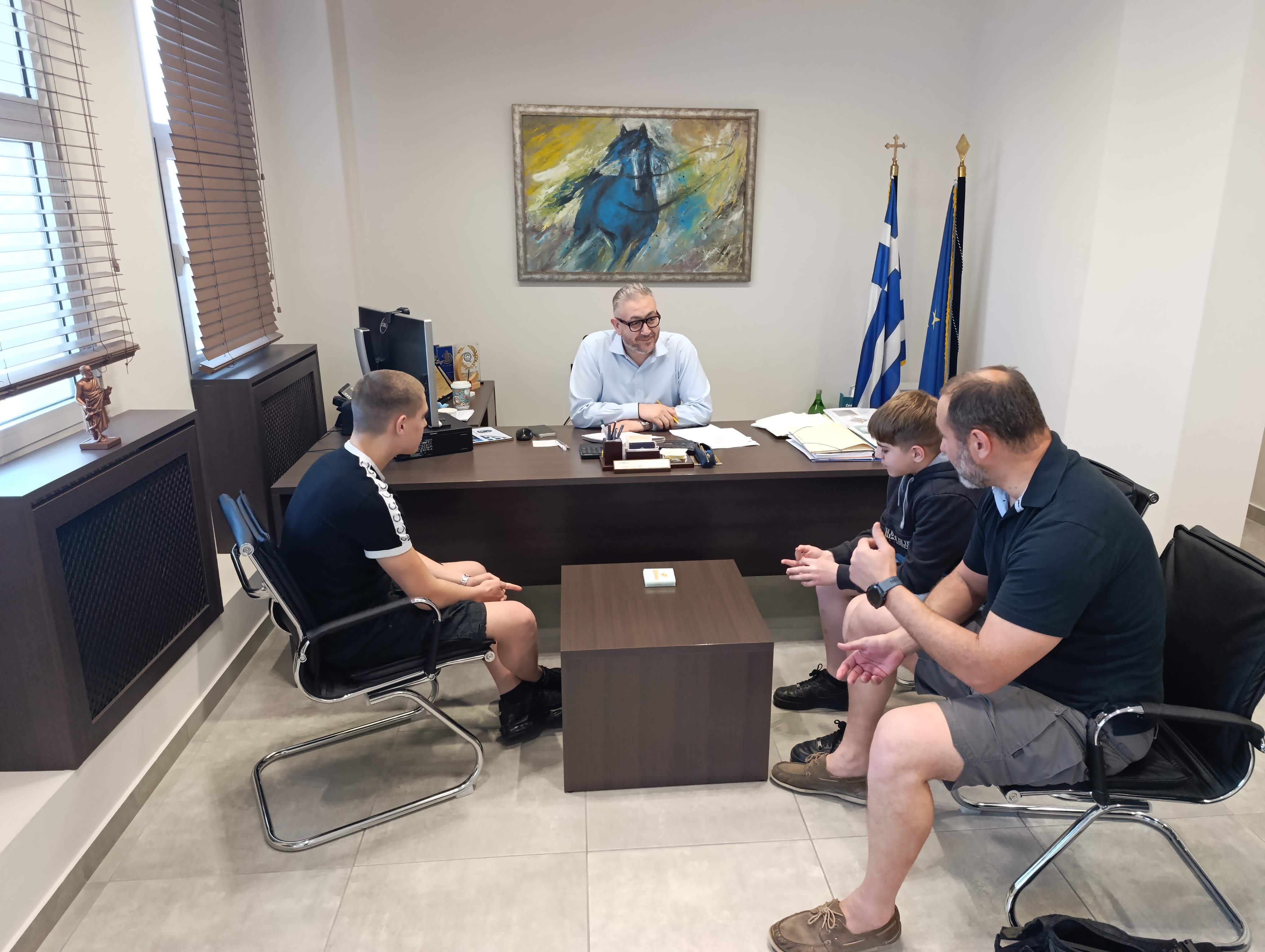 tsakiris_adelfoi_topalidi_2.jpg