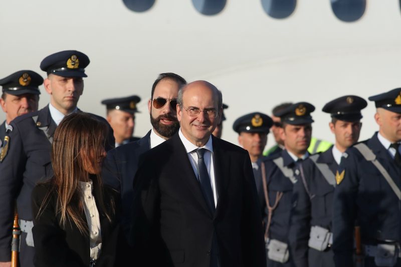 xatzidakis_-_makron.jpg