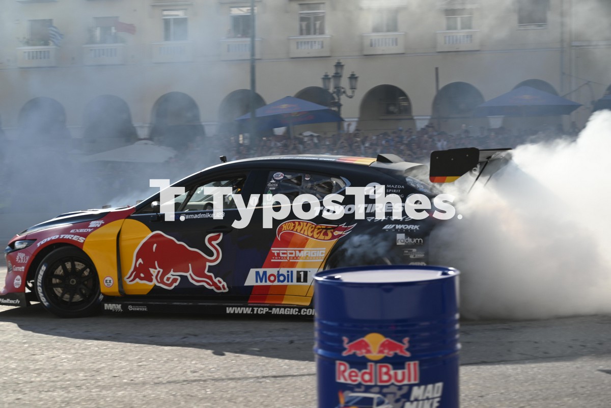 red-bull-driftshow-thessaloniki_10.jpg