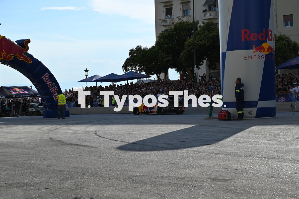 red-bull-driftshow-thessaloniki_13.jpg