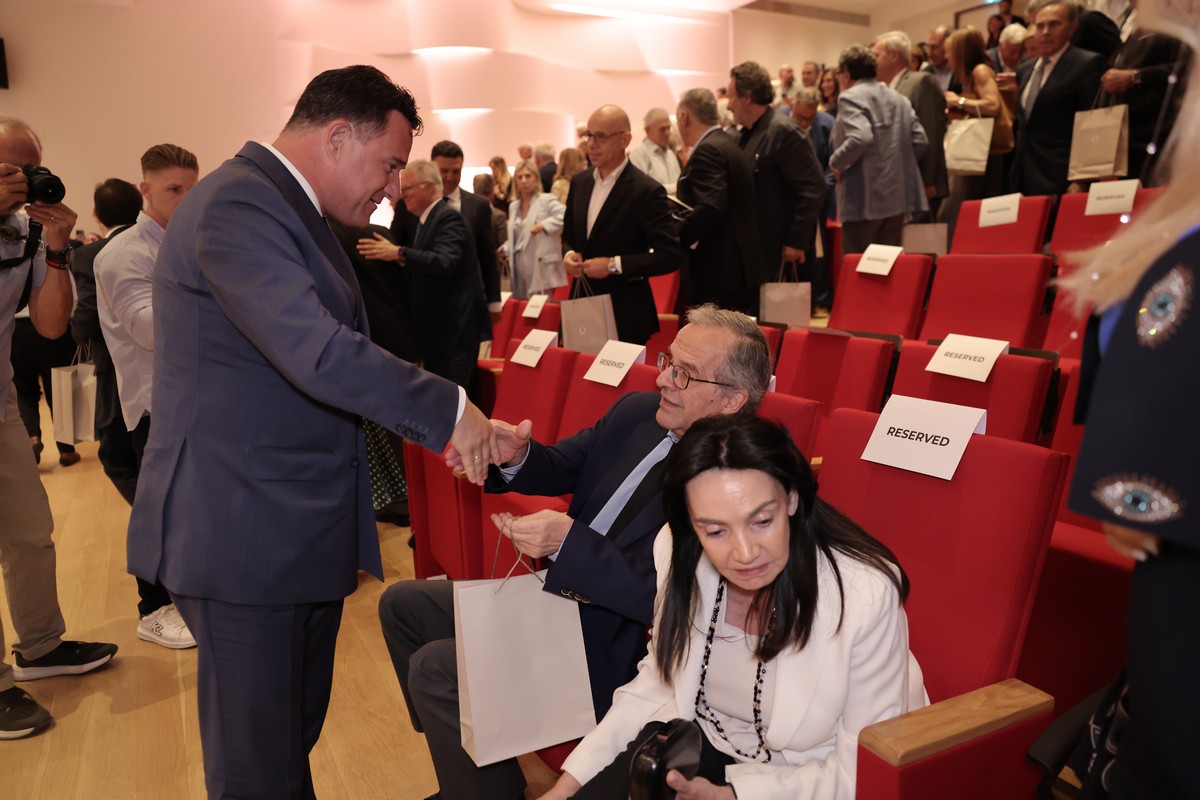 samaras-adwnis.jpg