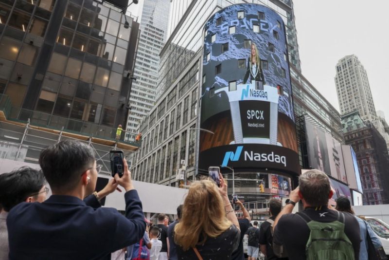 wall_street_spacex.jpg