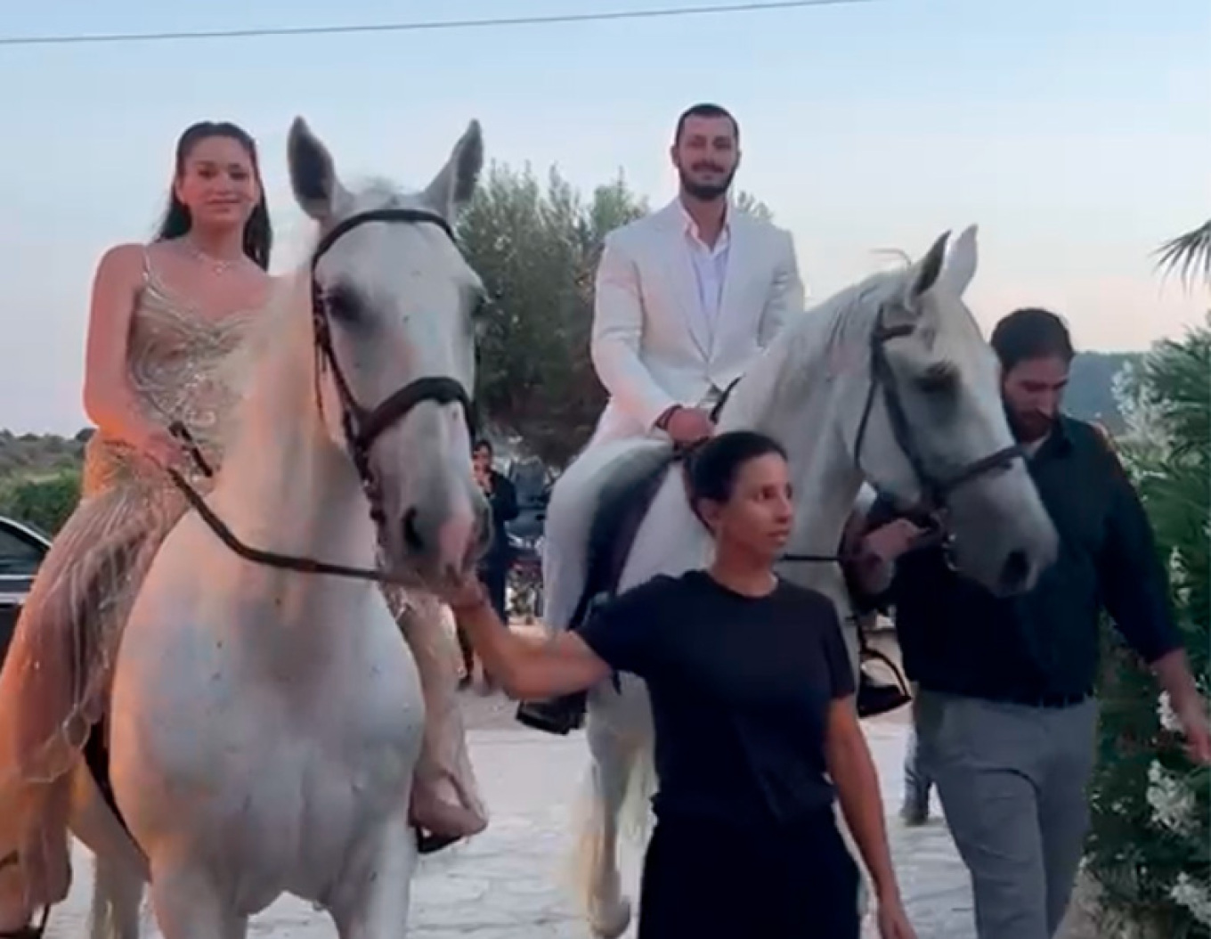 xouri-gamos2.jpg