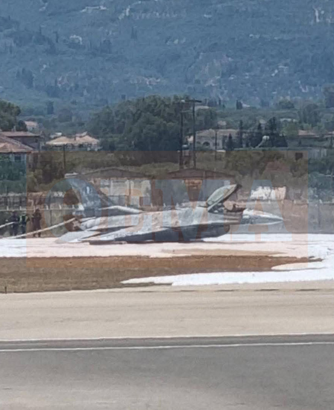 f-16.jpg