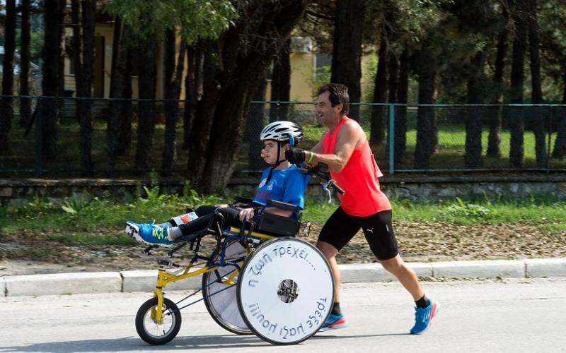 Συμβουλές για γνωριμίες με κάποιον σε αναπηρικό καροτσάκι