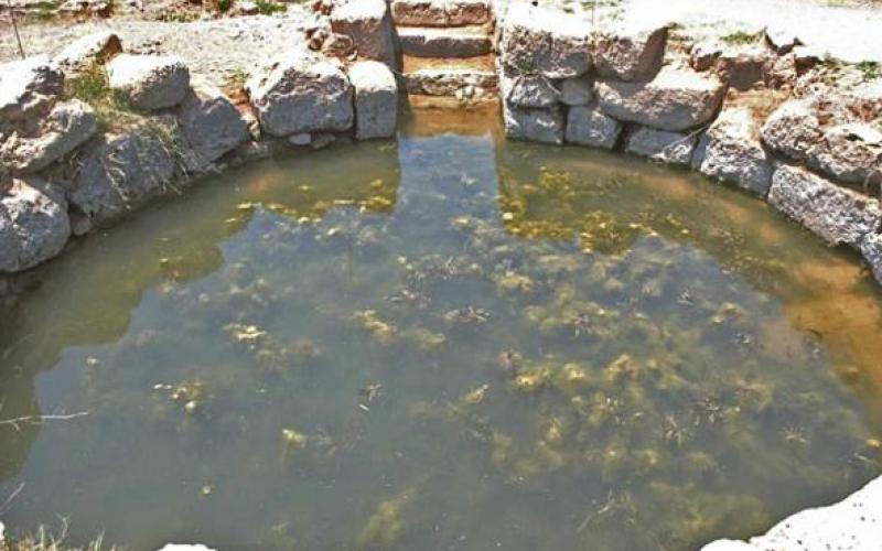Τραγωδία: 3χρονο αγοράκι πνίγηκε σε στέρνα με νερό | Typosthes