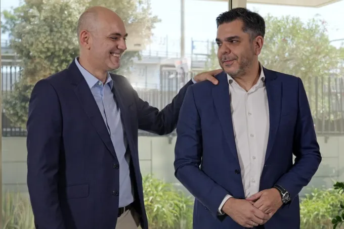 Οι δημοσιογράφοι Αντώνης Αντζολέτος και Γιάννης Καντέλης