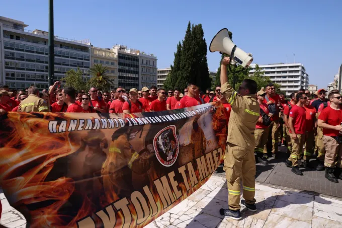 Διαμαρτυρία από εποχικούς πυροσβέστες