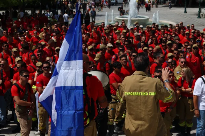 Διαμαρτυρία από εποχικούς πυροσβέστες