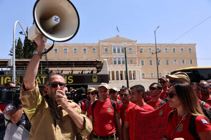 Διαμαρτυρία από εποχικούς πυροσβέστες