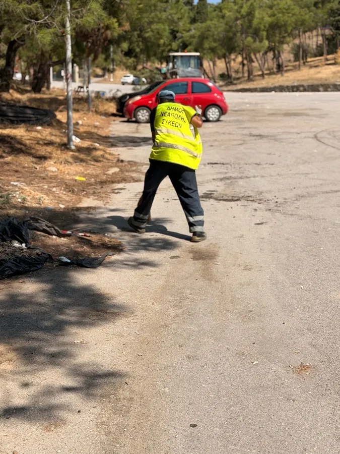 Η Υπηρεσία Καθαριότητας του δήμου Νεάπολης-Συκεών αναλαμβάνει την αποκατάσταση του χώρου μετά από κάθε πολιτιστική εκδήλωση στο Θέατρο Δάσους