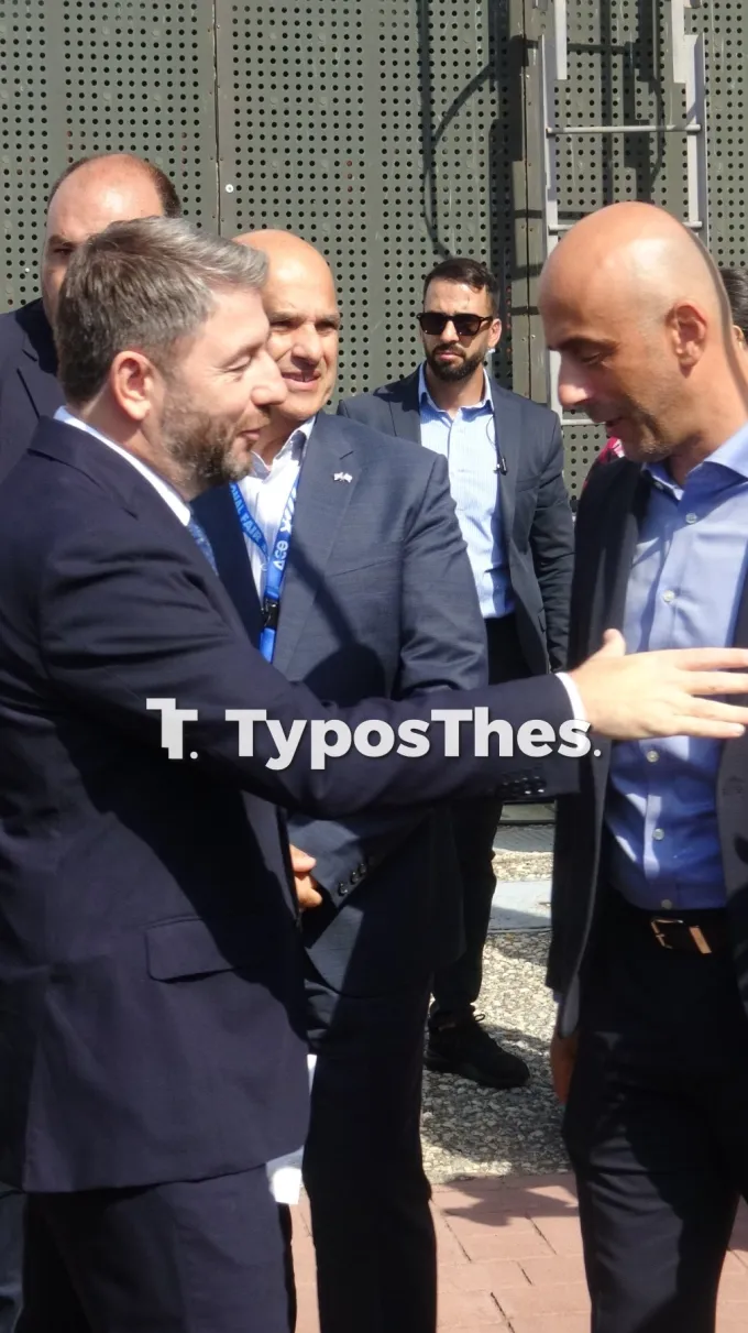 Η βόλτα του Νίκου Ανδρουλάκη στα περίπτερα της 90ής ΔΕΘ