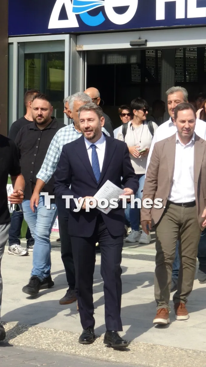 Η βόλτα του Νίκου Ανδρουλάκη στα περίπτερα της 90ής ΔΕΘ