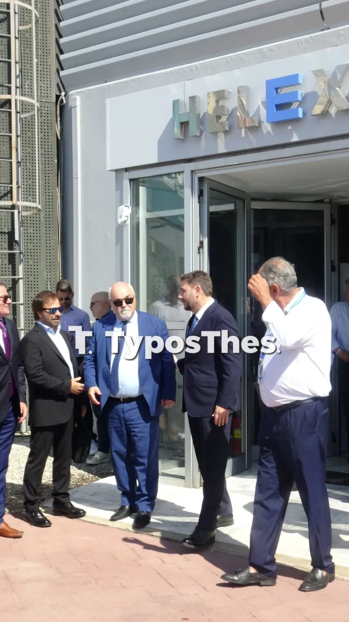 Η βόλτα του Νίκου Ανδρουλάκη στα περίπτερα της 90ής ΔΕΘ