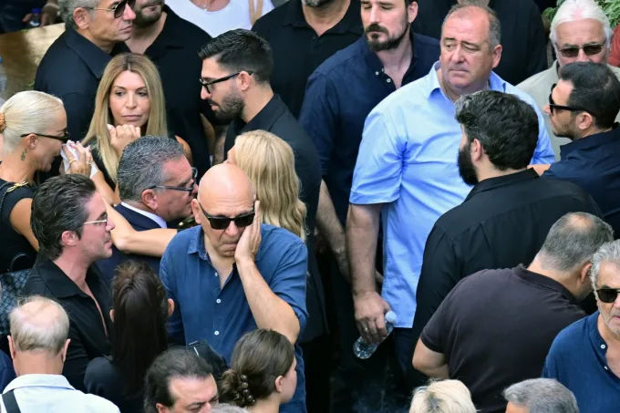 Κηδεία Μαζωνάκη
