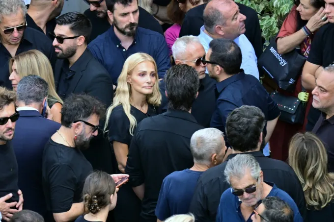 Κηδεία Μαζωνάκη