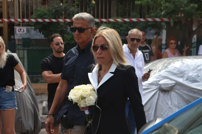 Κηδεία Μαζωνάκη