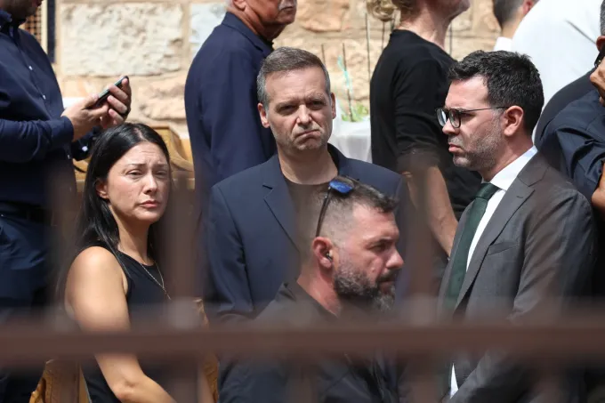 Κηδεία Μαζωνάκη