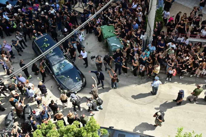 Κηδεία Μαζωνάκη