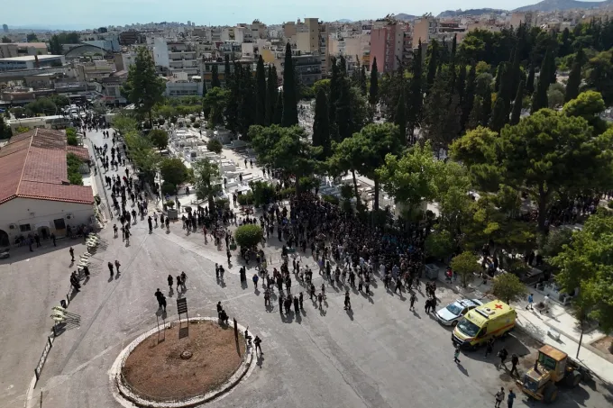Κηδεία Μαζωνάκη