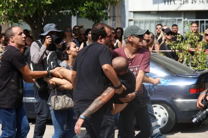 Κηδεία Μαζωνάκη