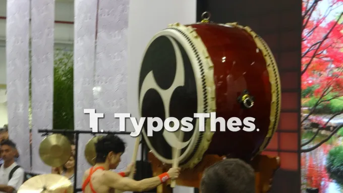 Βόλτα του Κυριάκου Μητσοτάκη στα περίπτερα της ΔΕΘ