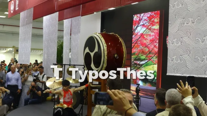 Βόλτα του Κυριάκου Μητσοτάκη στα περίπτερα της ΔΕΘ