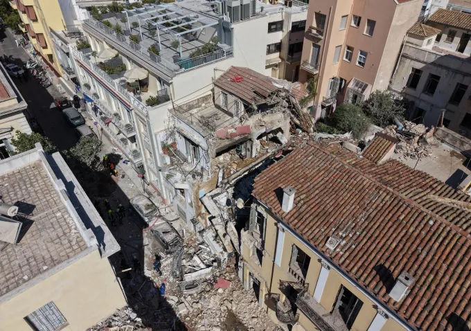Έκρηξη σε κτίριο στην Πλάκα