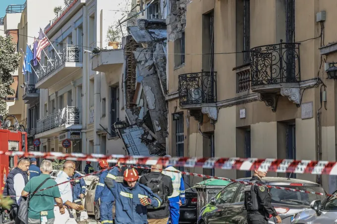 Έκρηξη σε κτίριο στην Πλάκα