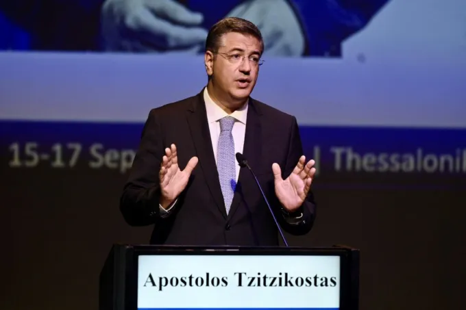 Απόστολος Τζιτζικώστας