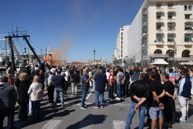 αλιείς λιμάνι Θεσσαλονίκης