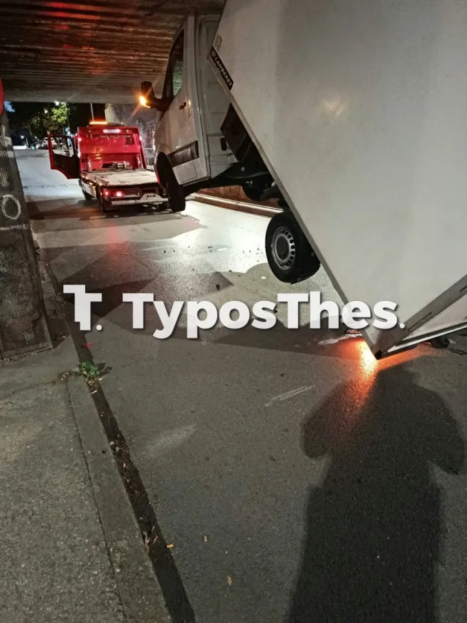 Φορτηγό έμεινε στη Θεσσαλονίκη