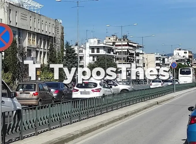 ΙΧ ανάποδα στη Λεωφόρο Μίκη Θεοδωράκη