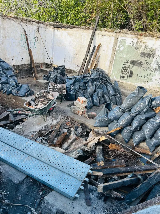 Κατεδάφιση κτιρίου στην Άνω Πόλη