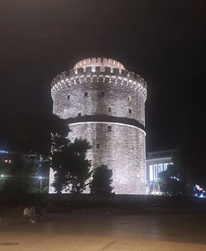 leukos pyrgos