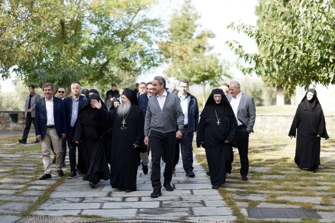 Επίσκεψη Μητσοτάκη σε μοναστήρι στην Ορμύλια
